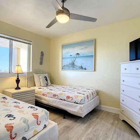 Oceanfront Balcony, Pool, Bbq, Steps To Flagler Ave Villa New Smyrna Beach Kültér fotó